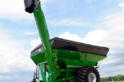 grain cart, grain carts, single auger, corner auger, forward auger, auger wagon, auger cart, auger wagons, auger carts, chaser bin, grain handling equipment, grain handling, hopper wagon, hopper wagons, 1000 bushel, 1100 bushel